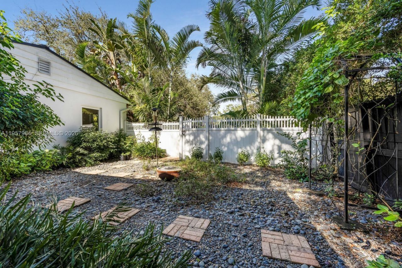 5100 SW 75th St, Miami, FL 33143 Photo