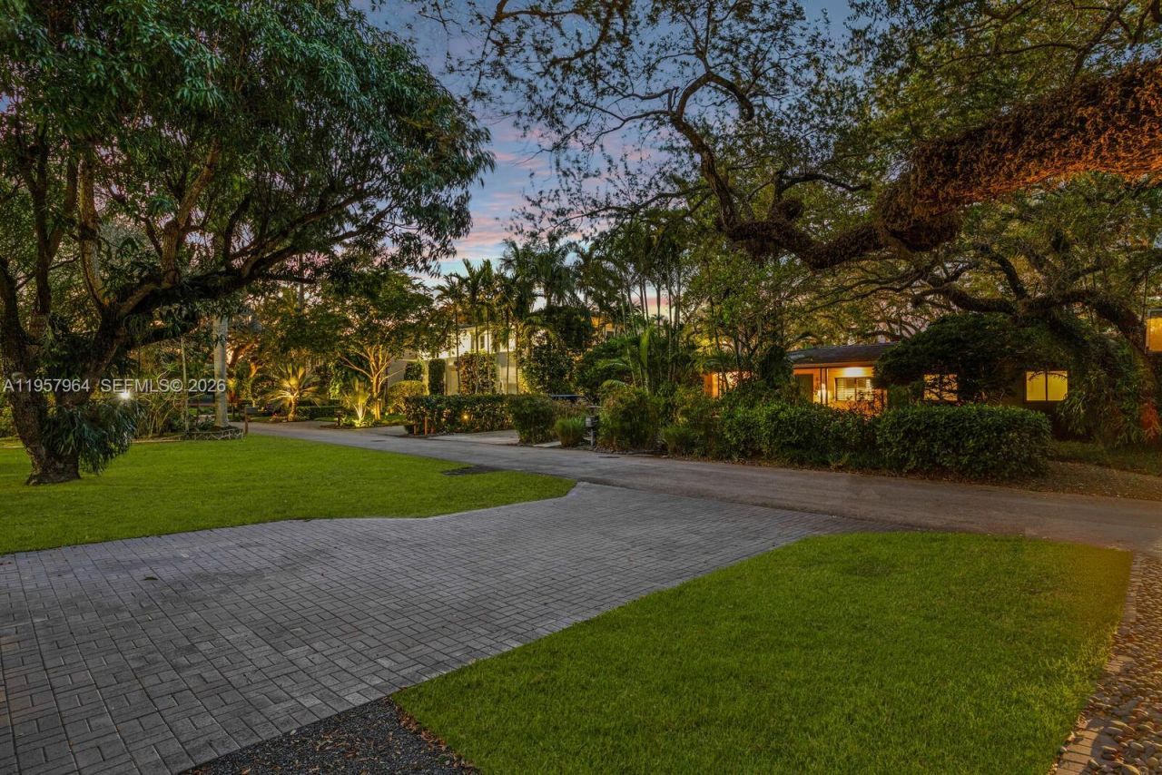 5100 SW 75th St, Miami, FL 33143 Photo