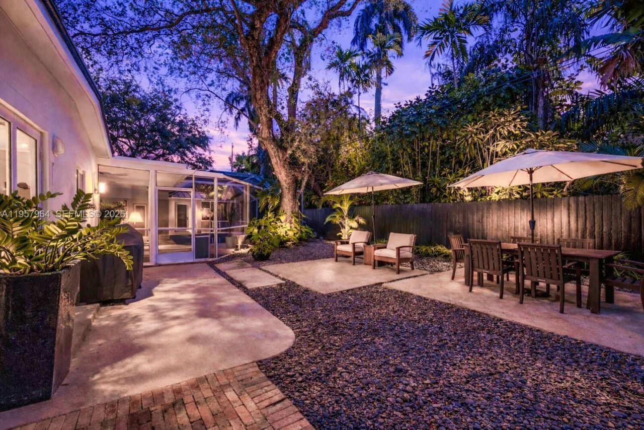 5100 SW 75th St, Miami, FL 33143 Photo