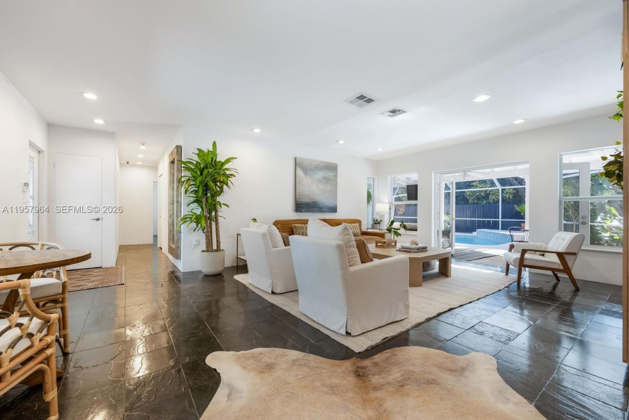 5100 SW 75th St, Miami, FL 33143 Photo