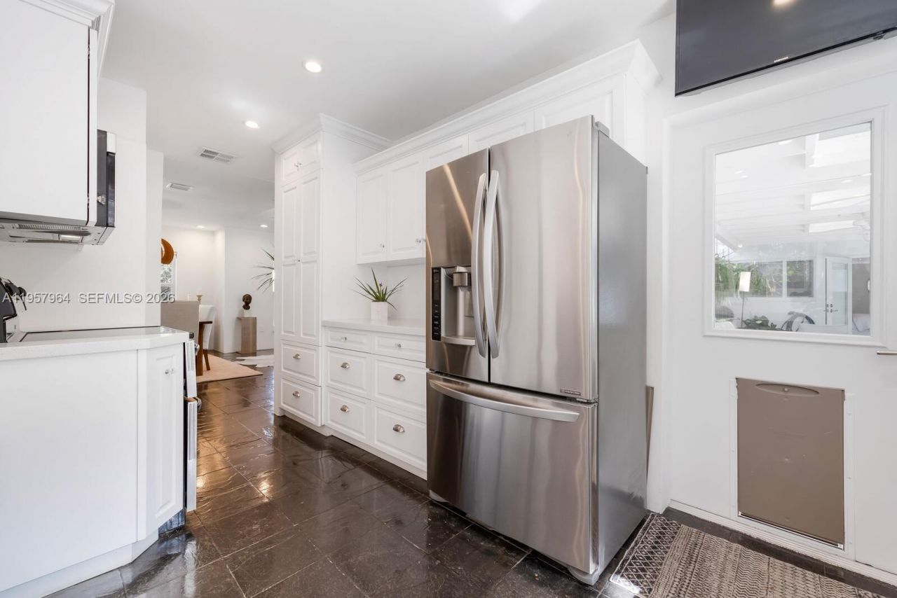 5100 SW 75th St, Miami, FL 33143 Photo