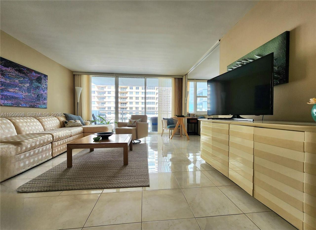 2030 S Ocean Dr, Unit 823, Hallandale Beach, FL 33009 Photo