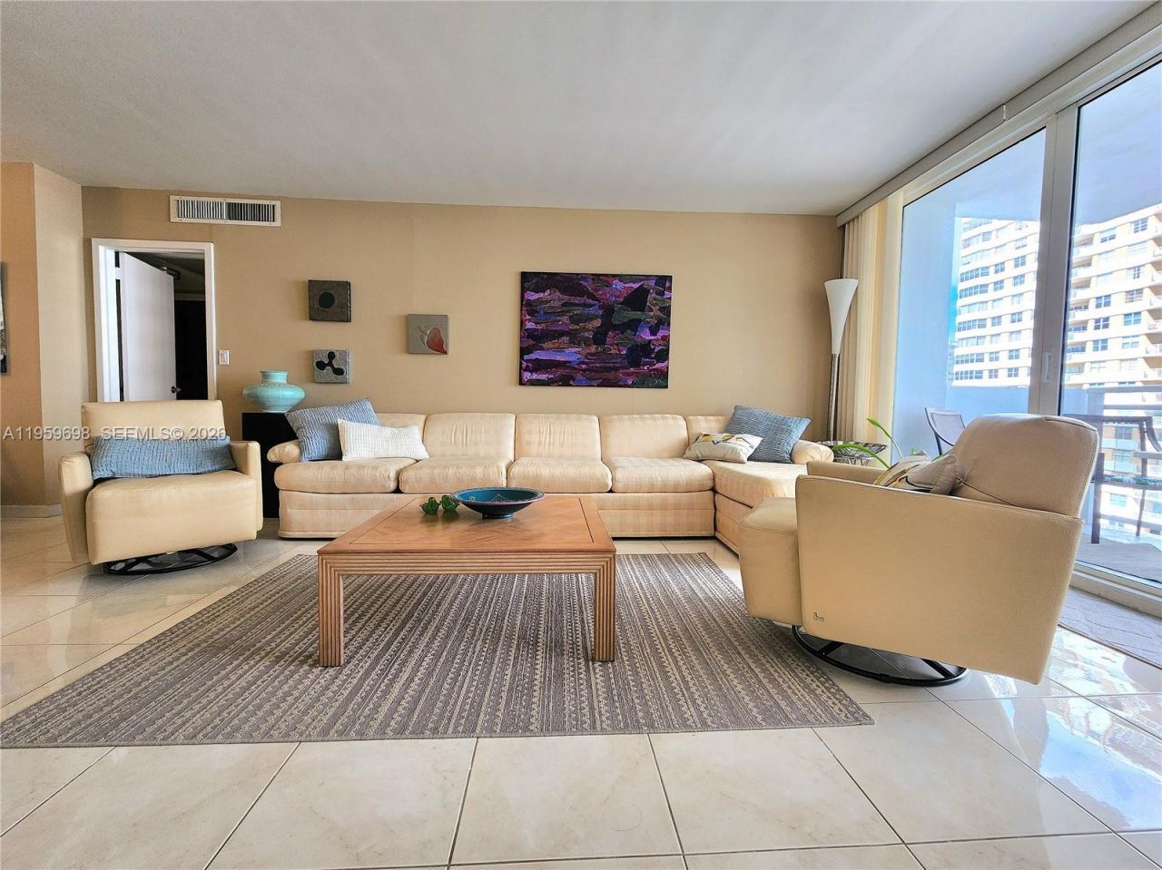2030 S Ocean Dr, Unit 823, Hallandale Beach, FL 33009 Photo