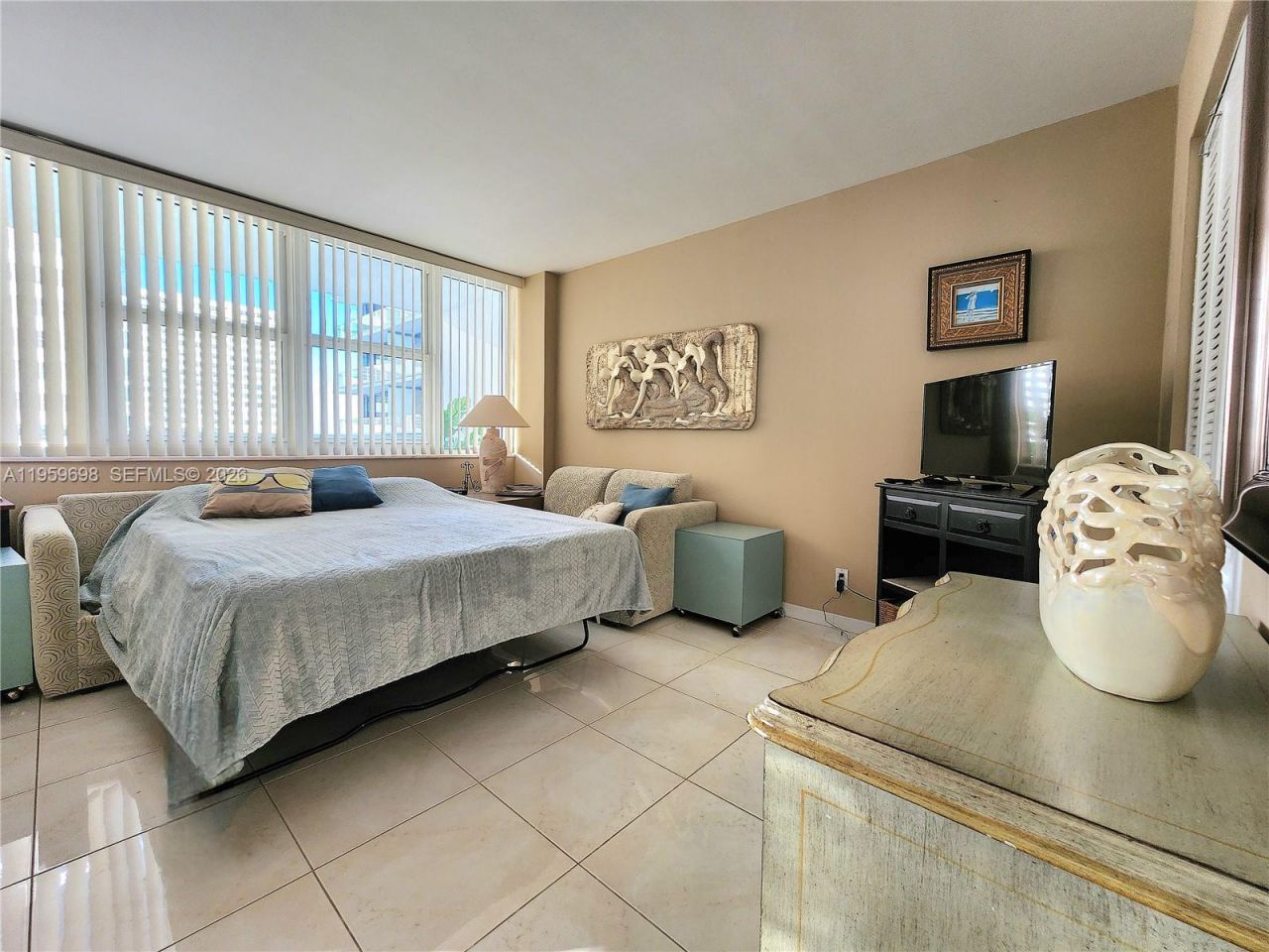 2030 S Ocean Dr, Unit 823, Hallandale Beach, FL 33009 Photo