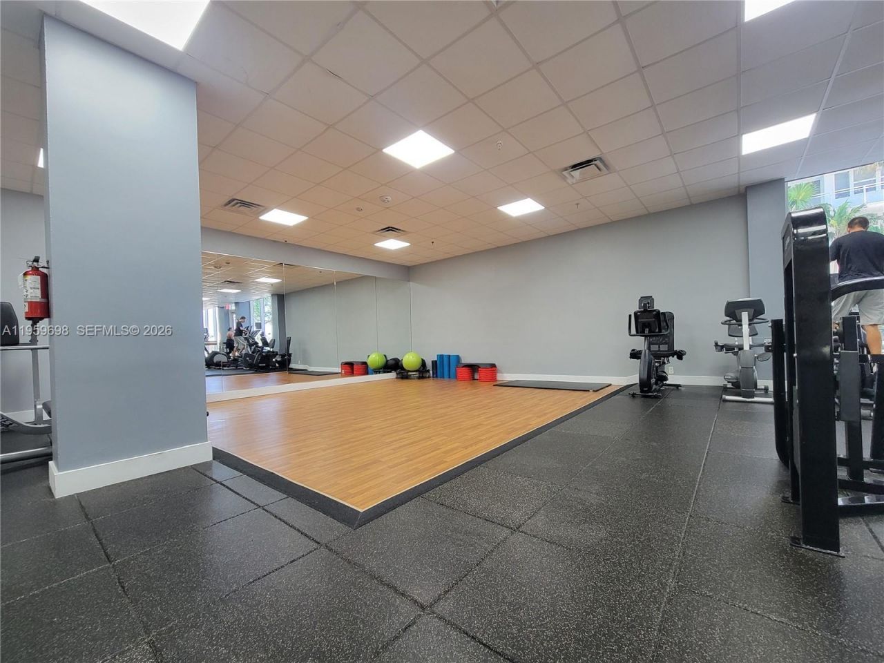 2030 S Ocean Dr, Unit 823, Hallandale Beach, FL 33009 Photo