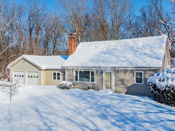 63 Morning Glory Lane, Hartford, VT 05088