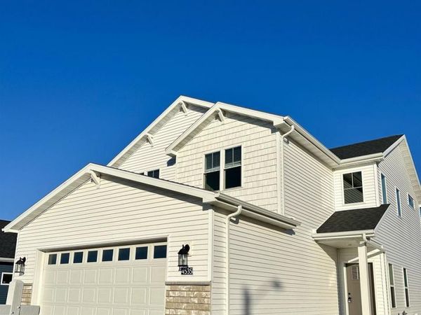 4535 N CHERRYVALE AVENUE, Appleton, WI 54913