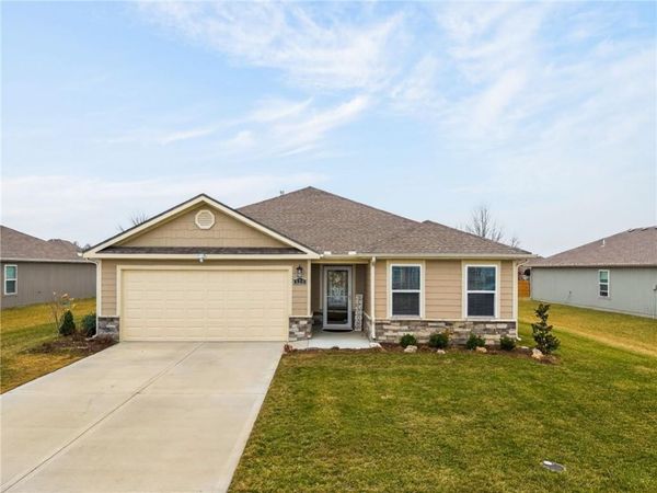 520 SE Laurel Drive, Blue Springs, MO 64014