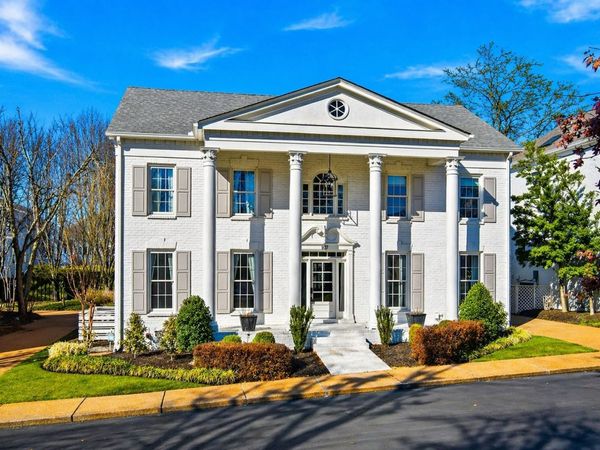 107 Chatsworth Dr, Nashville, TN 37215