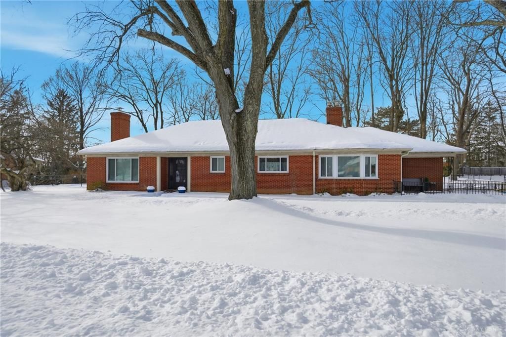 4033 Stonehaven Road Kettering, OH 45429