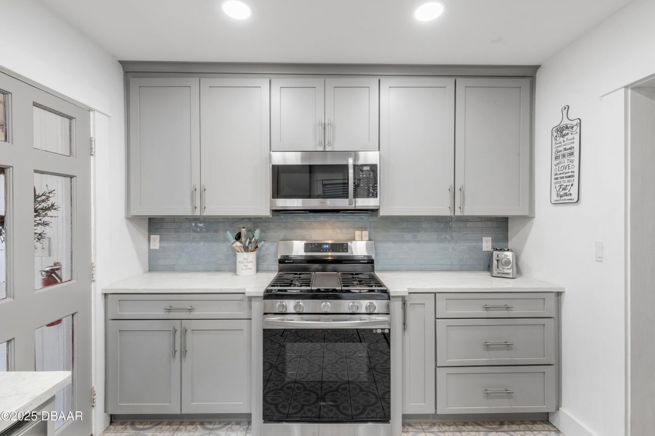 405 Magnolia Street, New Smyrna Beach, FL 32168 Photo