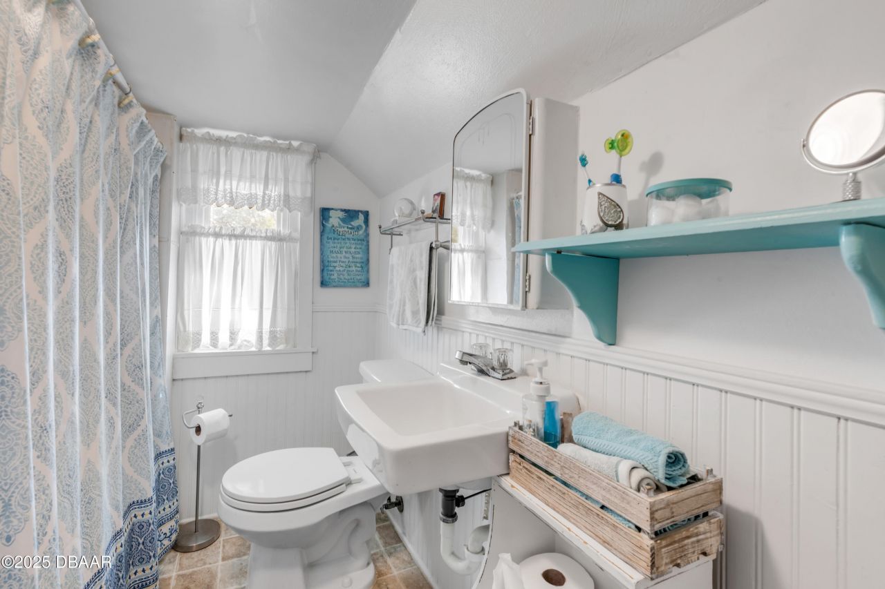 405 Magnolia Street, New Smyrna Beach, FL 32168 Photo