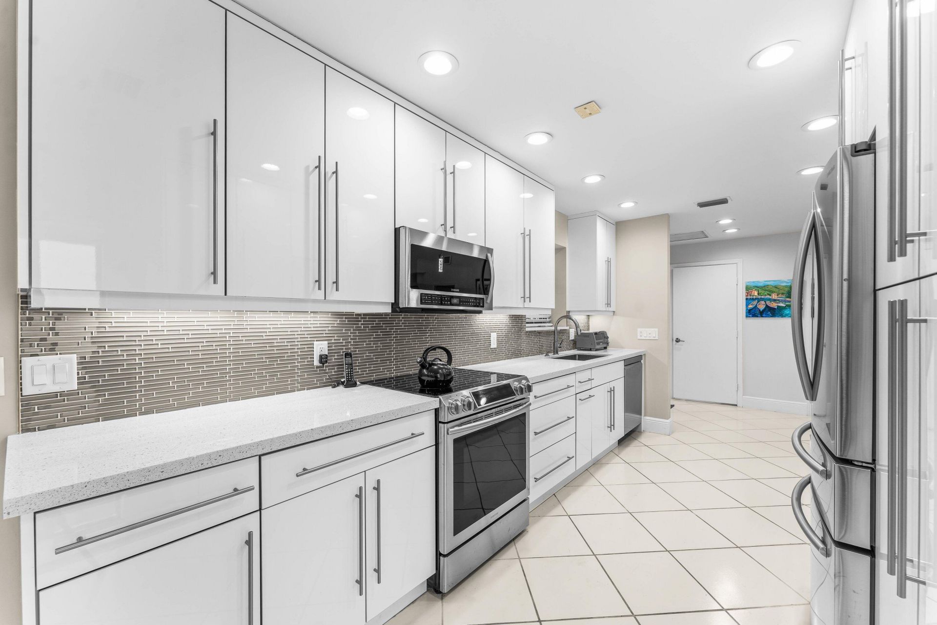 37 Clubhouse Lane, Boynton Beach, FL 33436 Photo