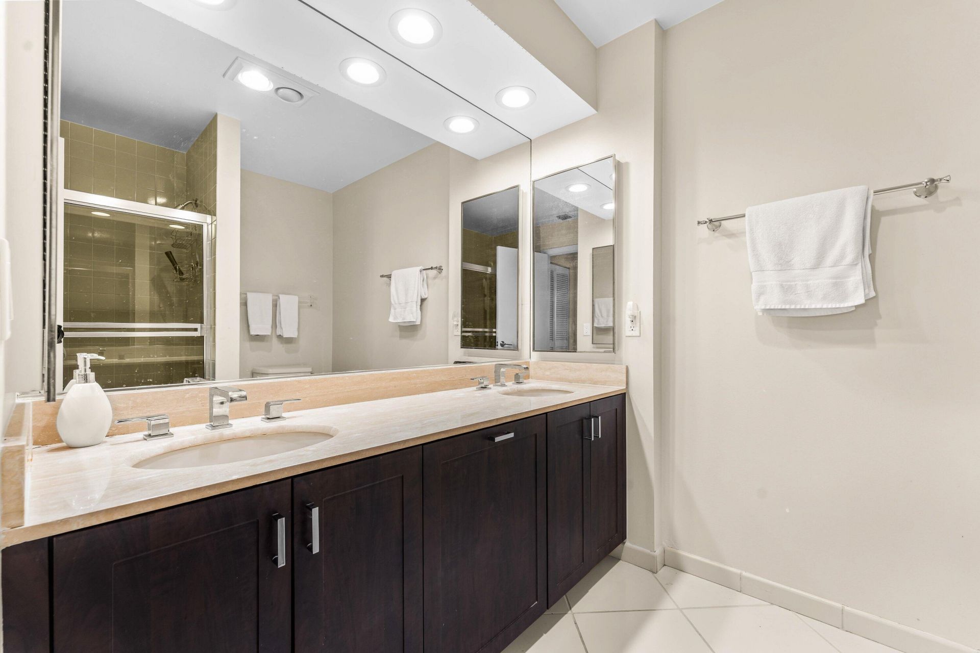 37 Clubhouse Lane, Boynton Beach, FL 33436 Photo