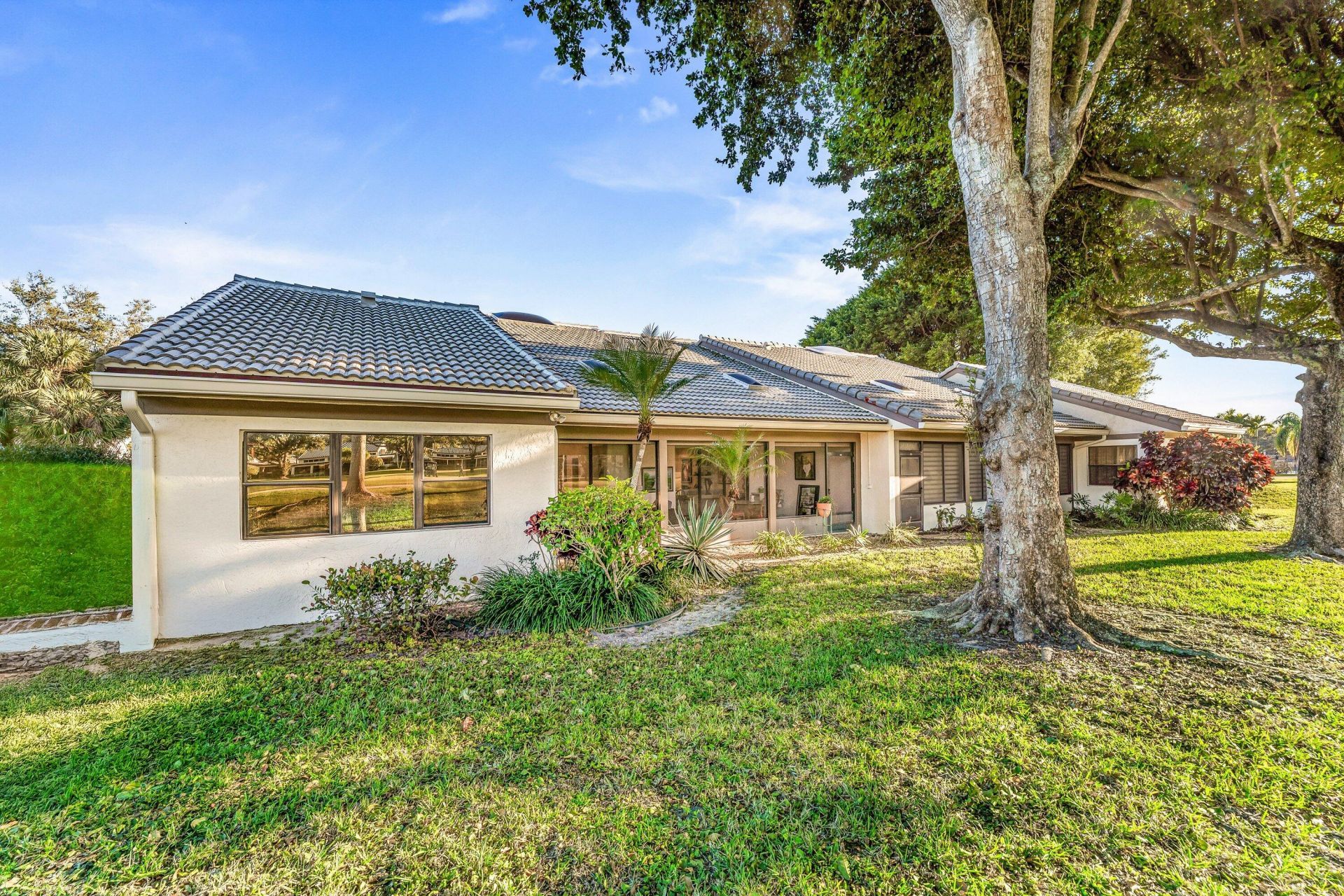 37 Clubhouse Lane, Boynton Beach, FL 33436 Photo