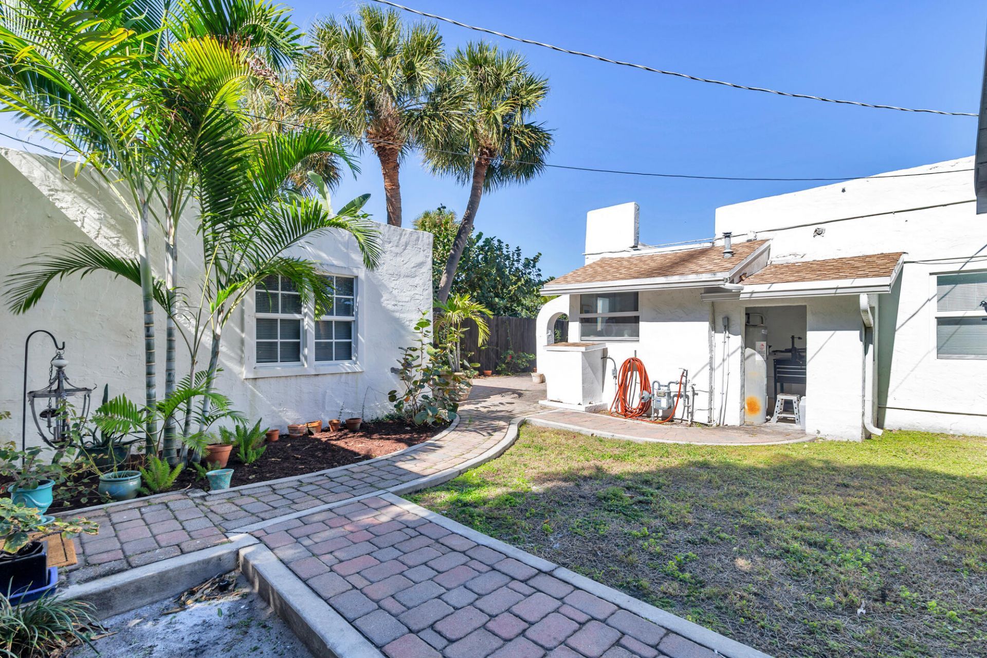 324 Pilgrim Road, West Palm Beach, FL 33405 Photo