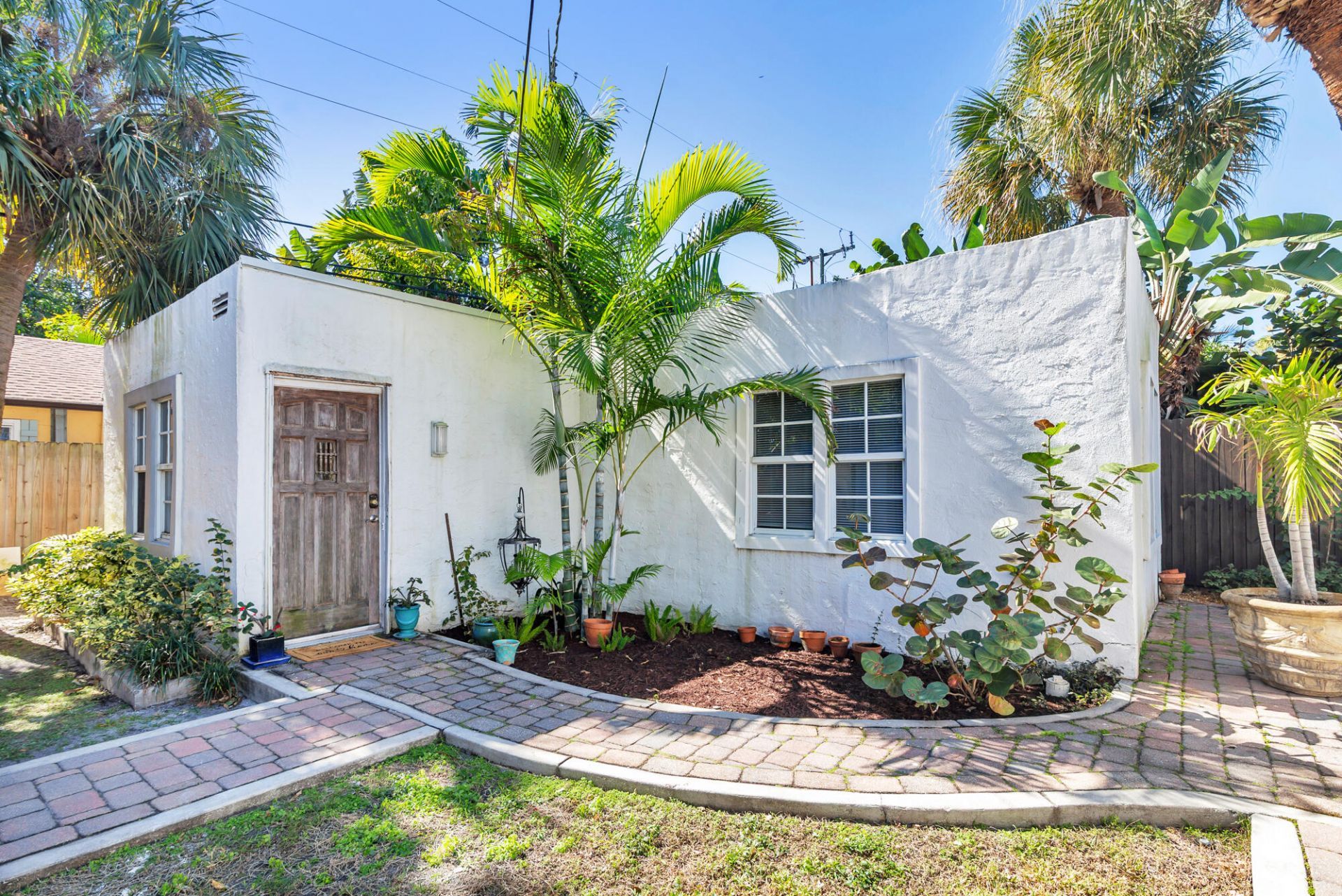 324 Pilgrim Road, West Palm Beach, FL 33405 Photo