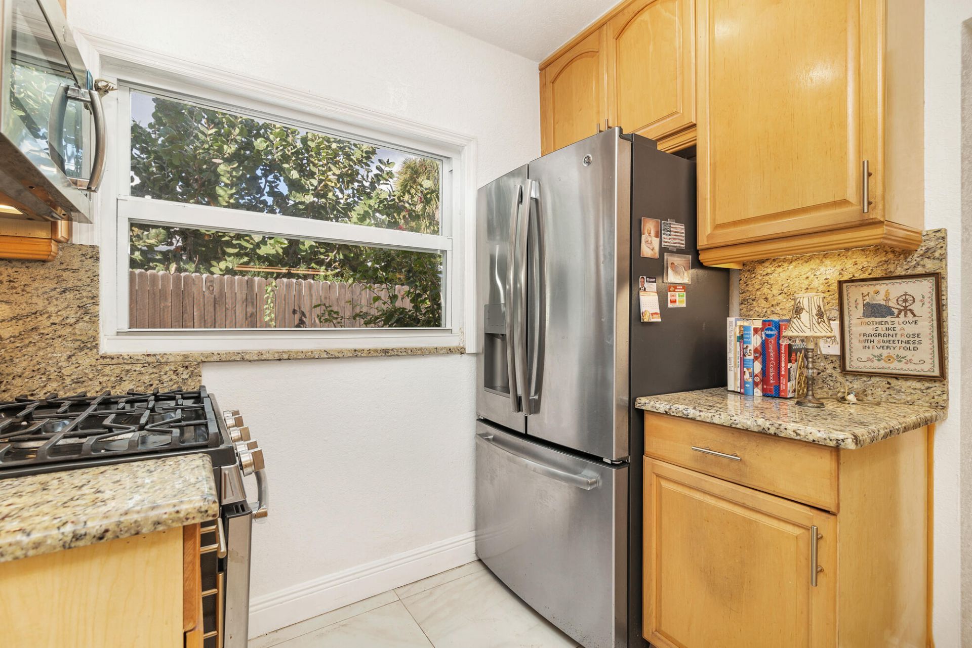 324 Pilgrim Road, West Palm Beach, FL 33405 Photo