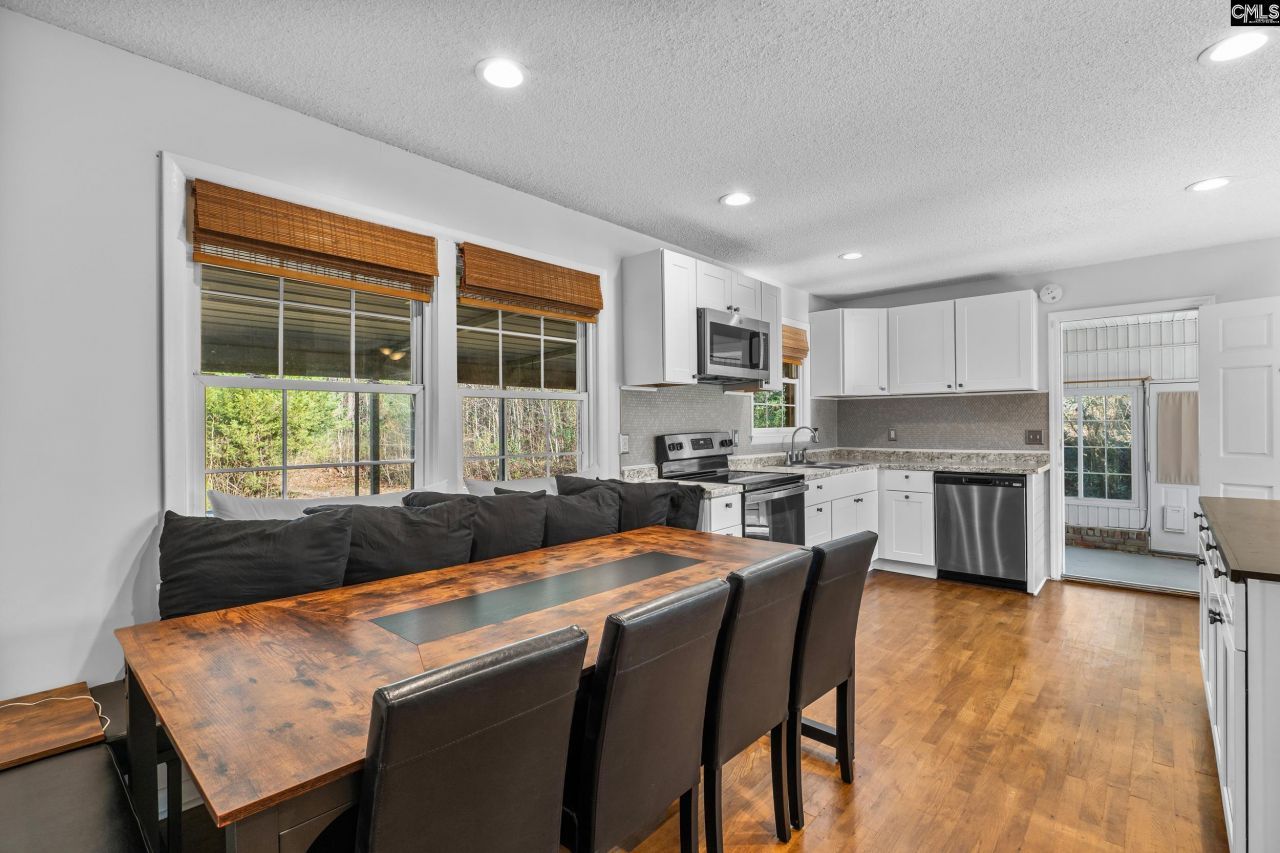 1916 Berkshire Drive  Photo 10