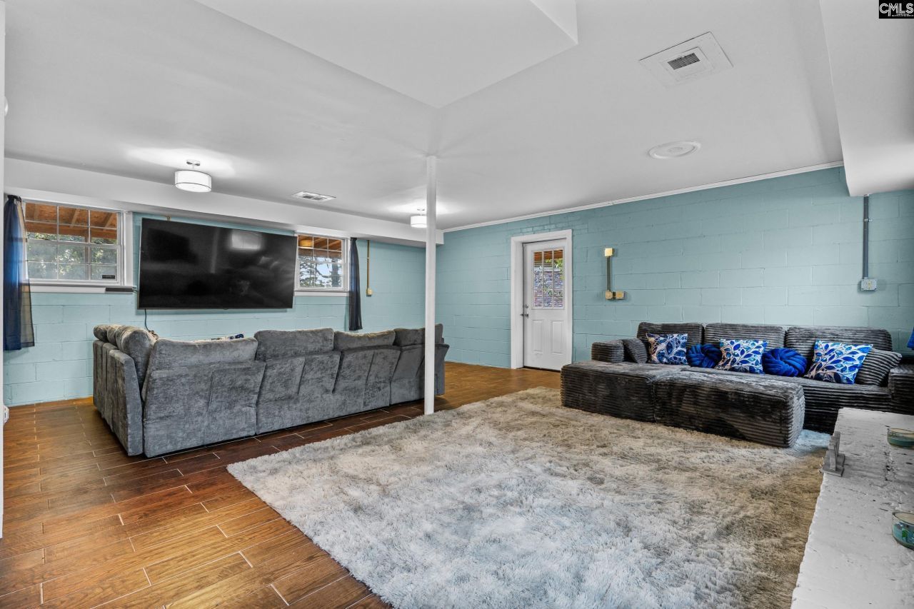 1916 Berkshire Drive  Photo 13