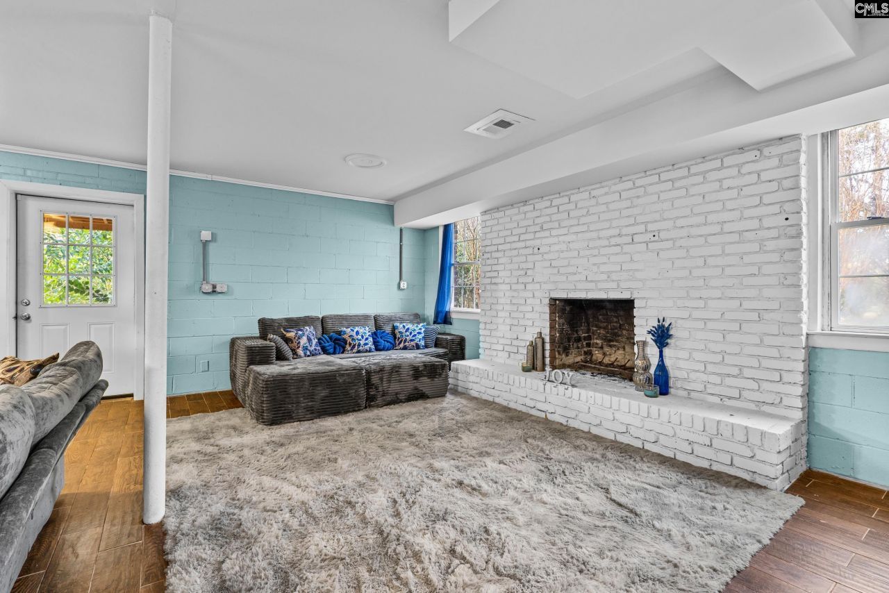 1916 Berkshire Drive  Photo 15