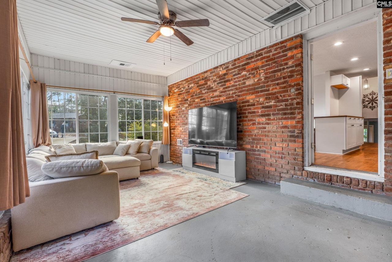 1916 Berkshire Drive  Photo 17