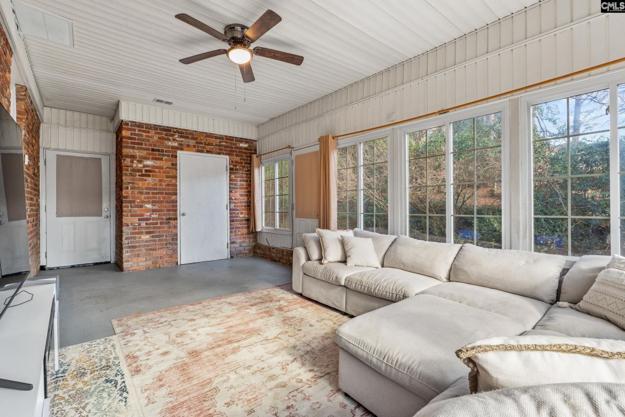 1916 Berkshire Drive  Photo 18