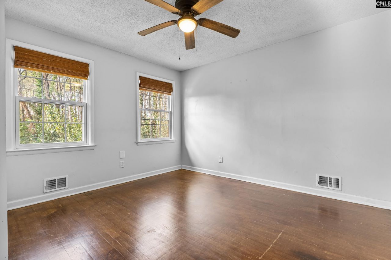 1916 Berkshire Drive  Photo 19