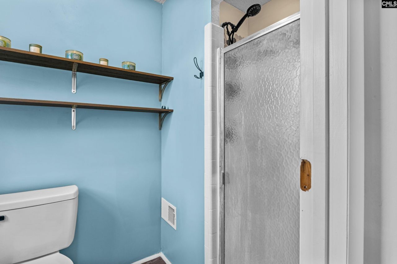 1916 Berkshire Drive  Photo 22