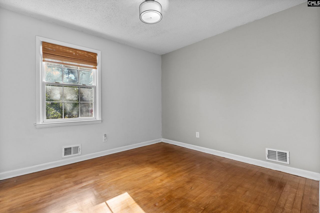 1916 Berkshire Drive  Photo 24