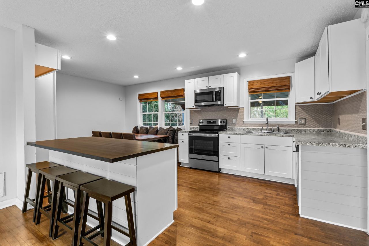 1916 Berkshire Drive  Photo 7