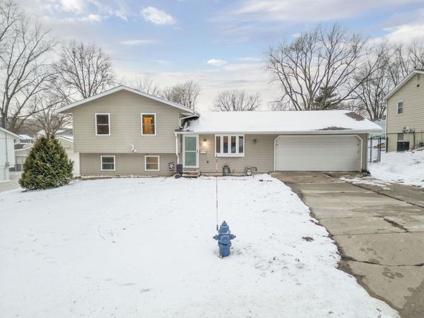 600 Beverly Hills Street, Waterloo, IA 50701