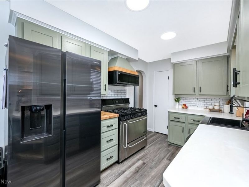 76 Clinton Avenue, Akron, OH 44301 Photo 11