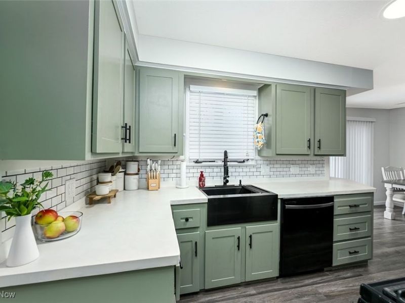 76 Clinton Avenue, Akron, OH 44301 Photo 13