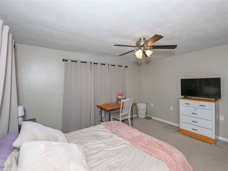 76 Clinton Avenue, Akron, OH 44301 Photo 16