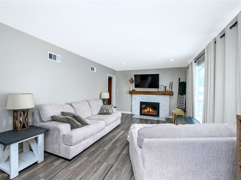 76 Clinton Avenue, Akron, OH 44301 Photo 4