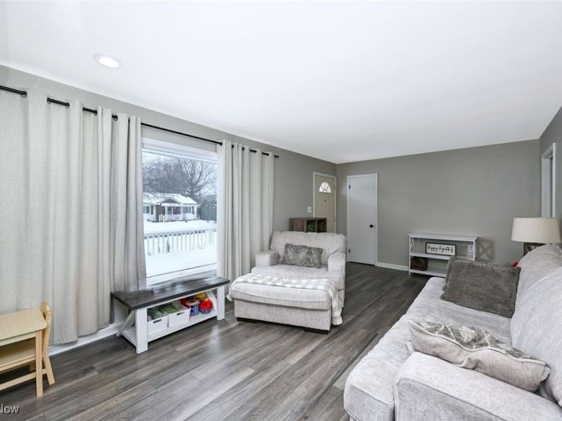 76 Clinton Avenue, Akron, OH 44301 Photo 5