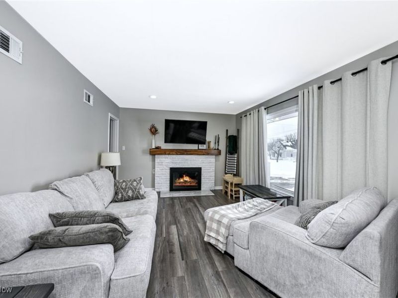 76 Clinton Avenue, Akron, OH 44301 Photo 6