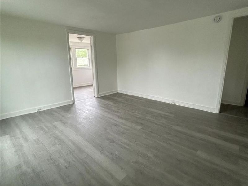 19210 Firwood Road, Cleveland, OH 44110 Photo 6