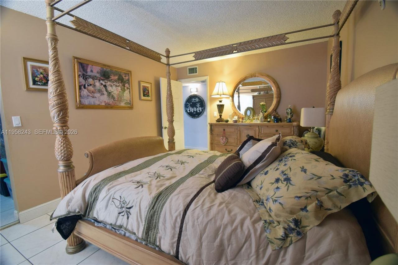 9301 SW 4th St, Unit 114E, Miami, FL 33174 Photo