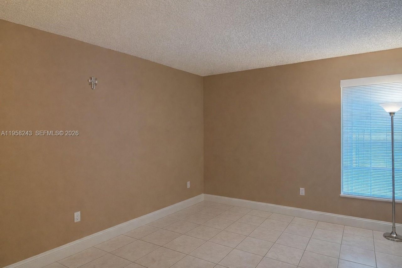 9301 SW 4th St, Unit 114E, Miami, FL 33174 Photo