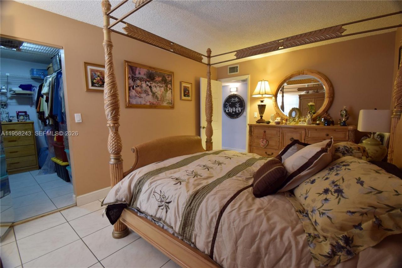 9301 SW 4th St, Unit 114E, Miami, FL 33174 Photo