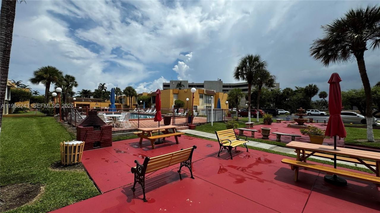 9301 SW 4th St, Unit 114E, Miami, FL 33174 Photo