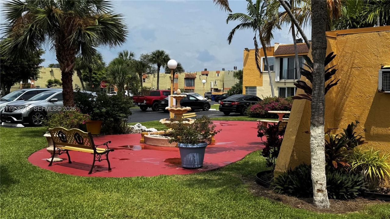 9301 SW 4th St, Unit 114E, Miami, FL 33174 Photo