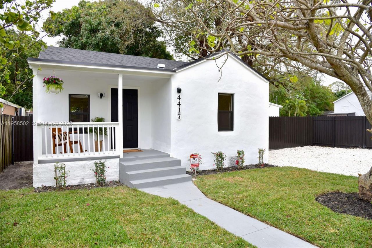 4417 NW 23rd Ct, Miami, FL 33142 Main Photo