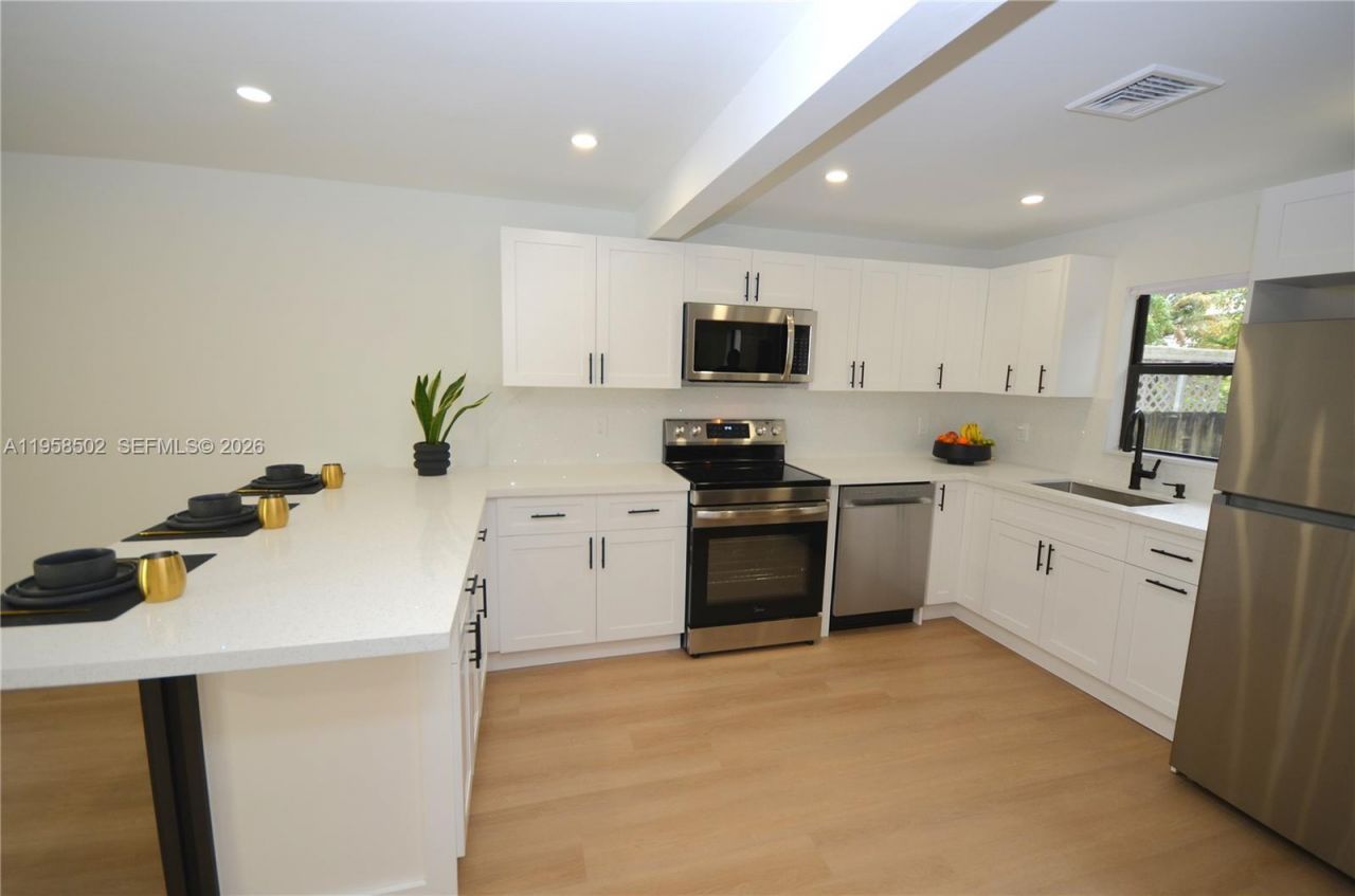 4417 NW 23rd Ct, Miami, FL 33142 Photo