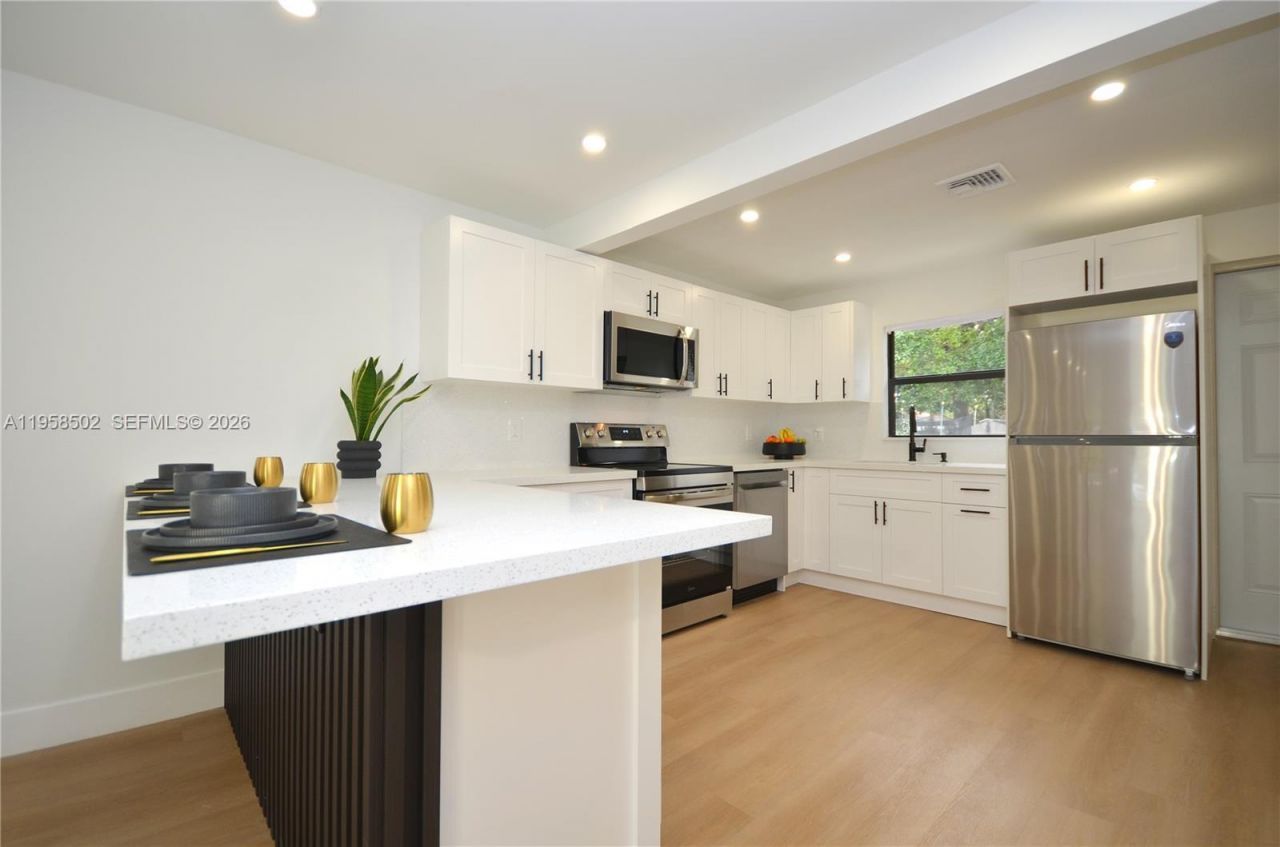 4417 NW 23rd Ct, Miami, FL 33142 Photo