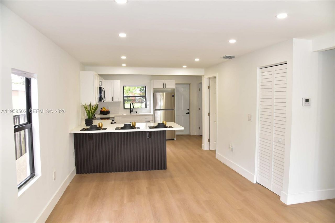 4417 NW 23rd Ct, Miami, FL 33142 Photo