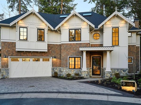 3915 Woodlands Pl, Saanich, BC V8N 4J7