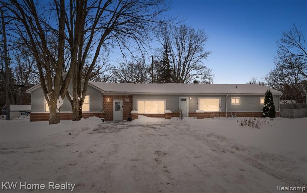 8535 Andersonville Road, Springfield Township, MI 48346 Main Photo